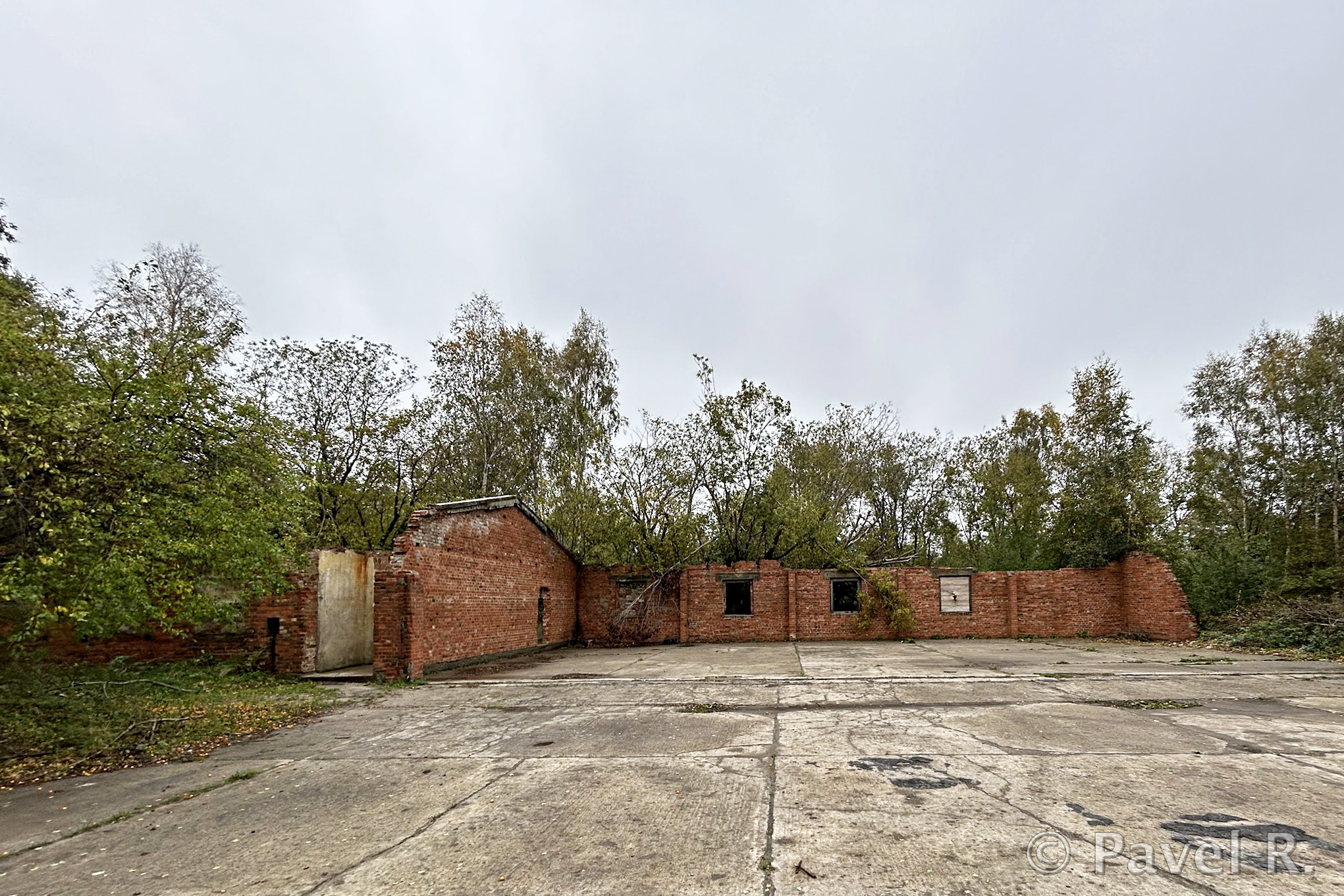 V1-Feldstellungen, Brüsterort