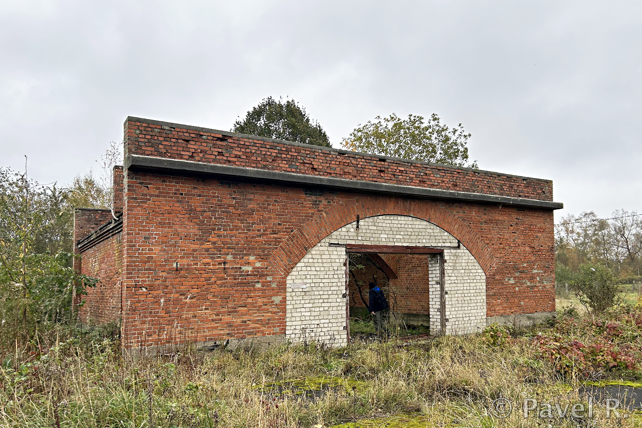 V1-Feldstellungen, Brüsterort