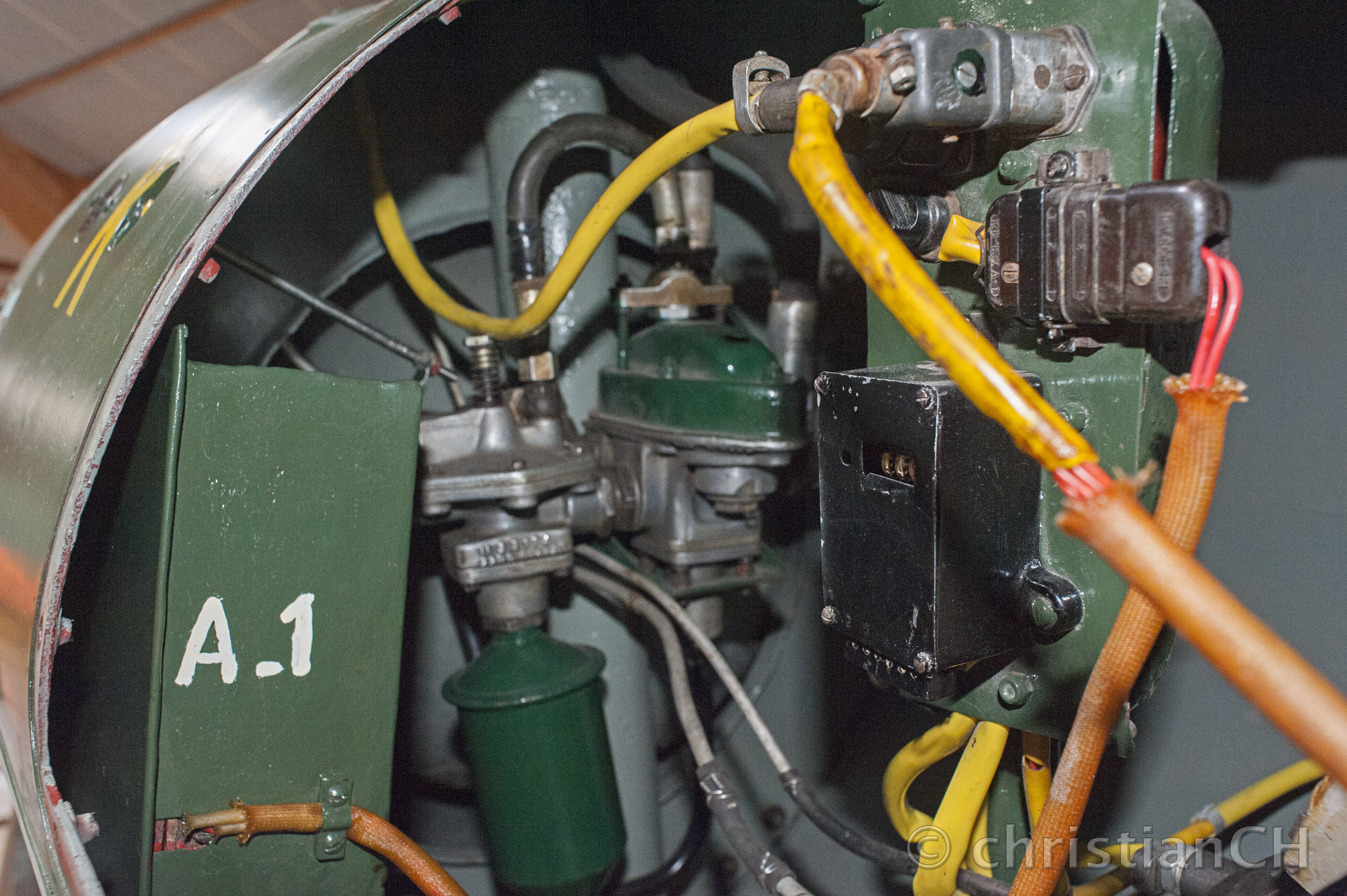 Fi 103, Geräteraum