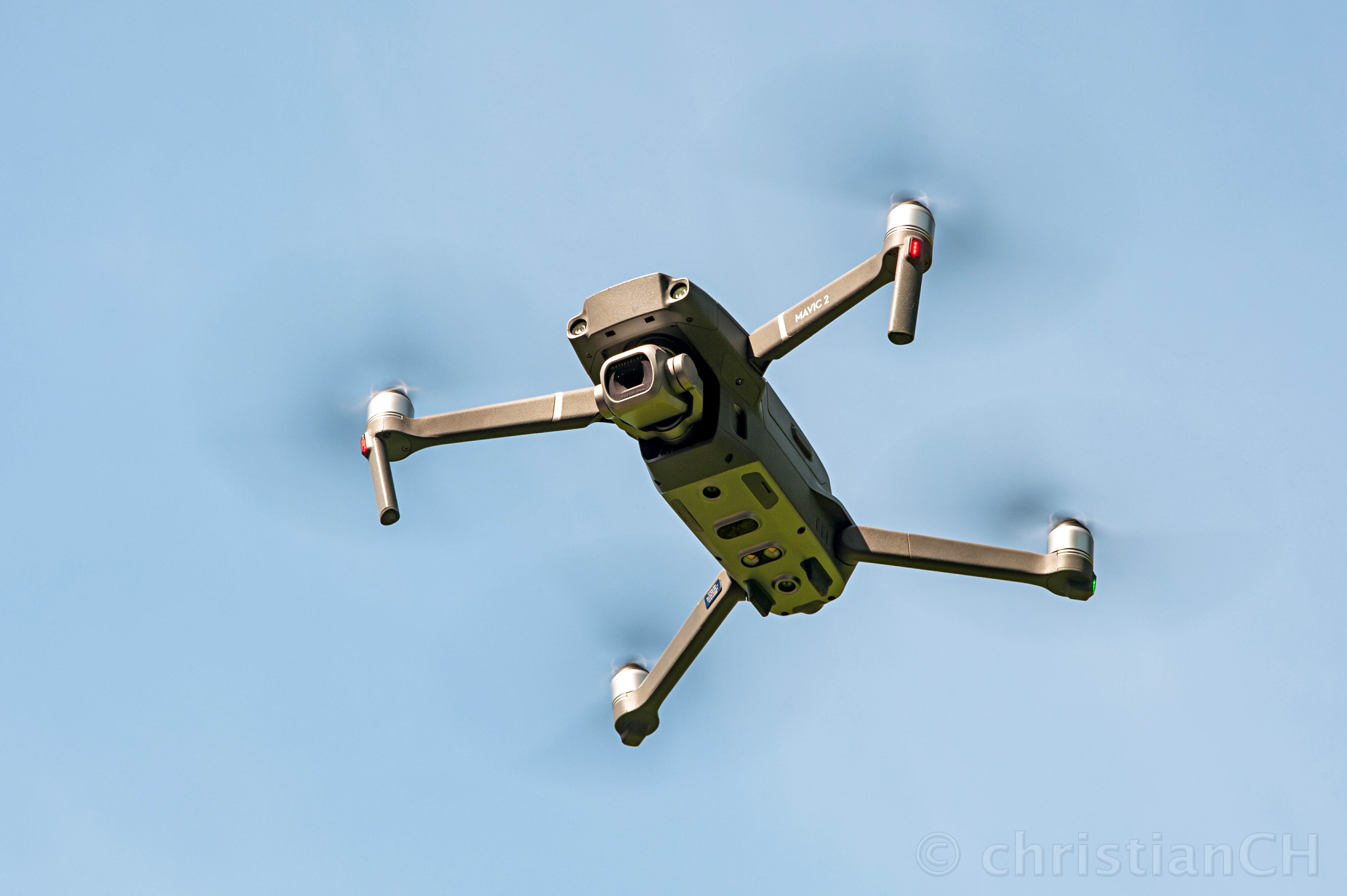 DJI Mavic 2 Pro im Schwebeflug