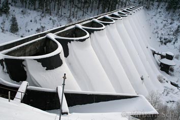 Schnee formt die Bögen