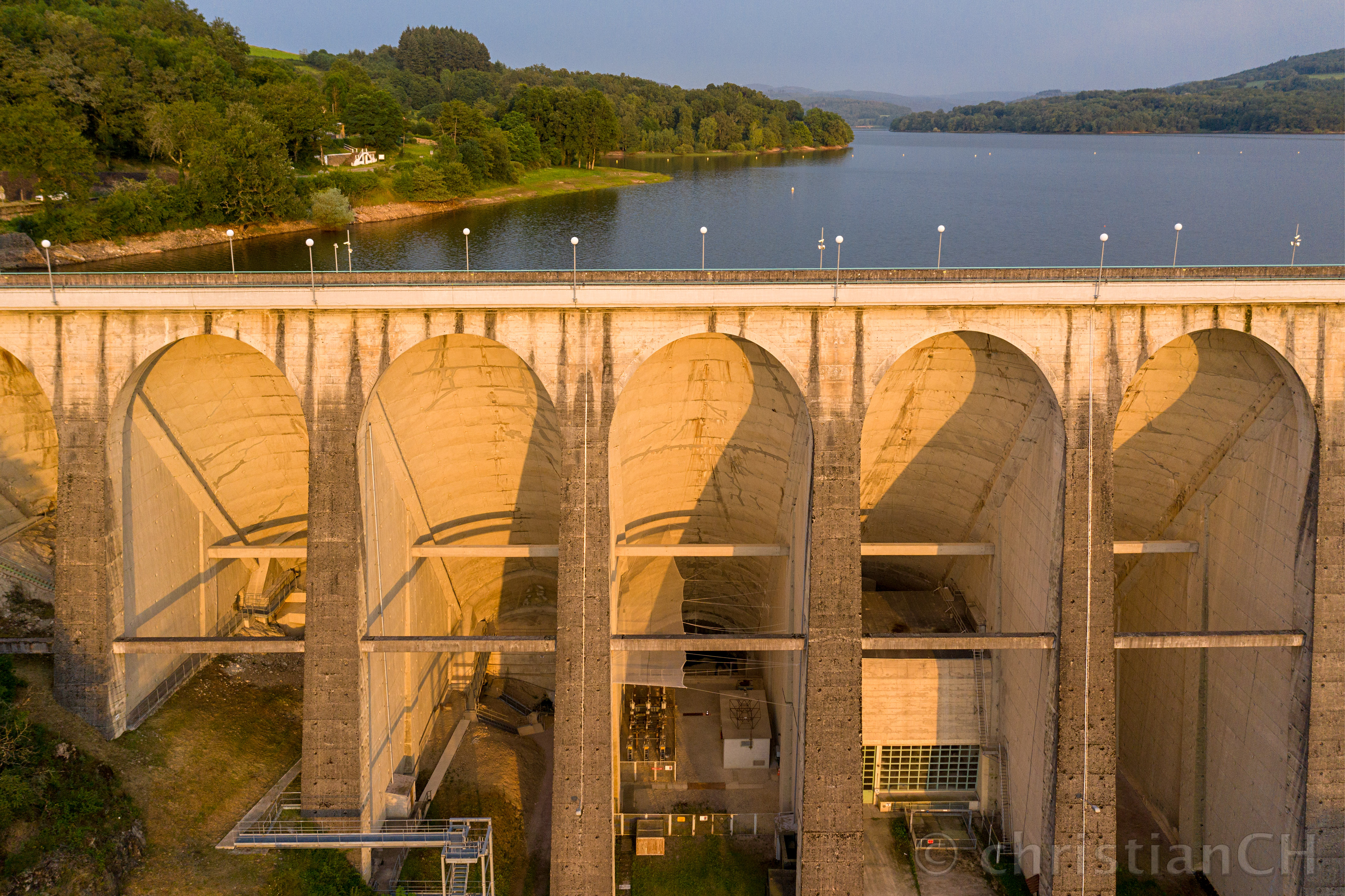 Barrage de Pannecière-Chaumard